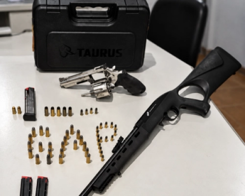 Discussão durante jogo de Baralho termina em troca de tiros e apreensão de armas em Poconé